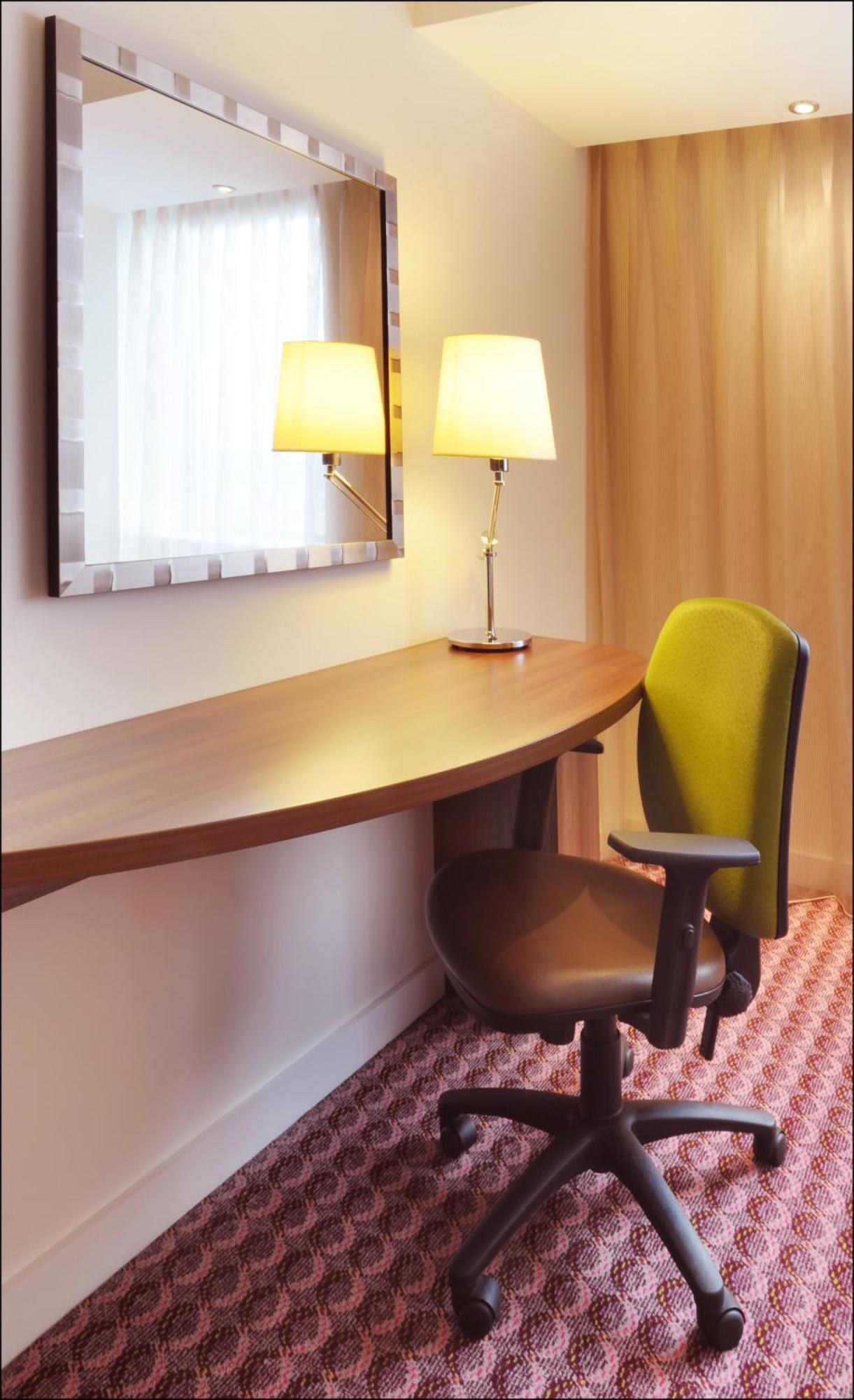 Отель Hampton By Hilton Birmingham Broad Street Номер фото