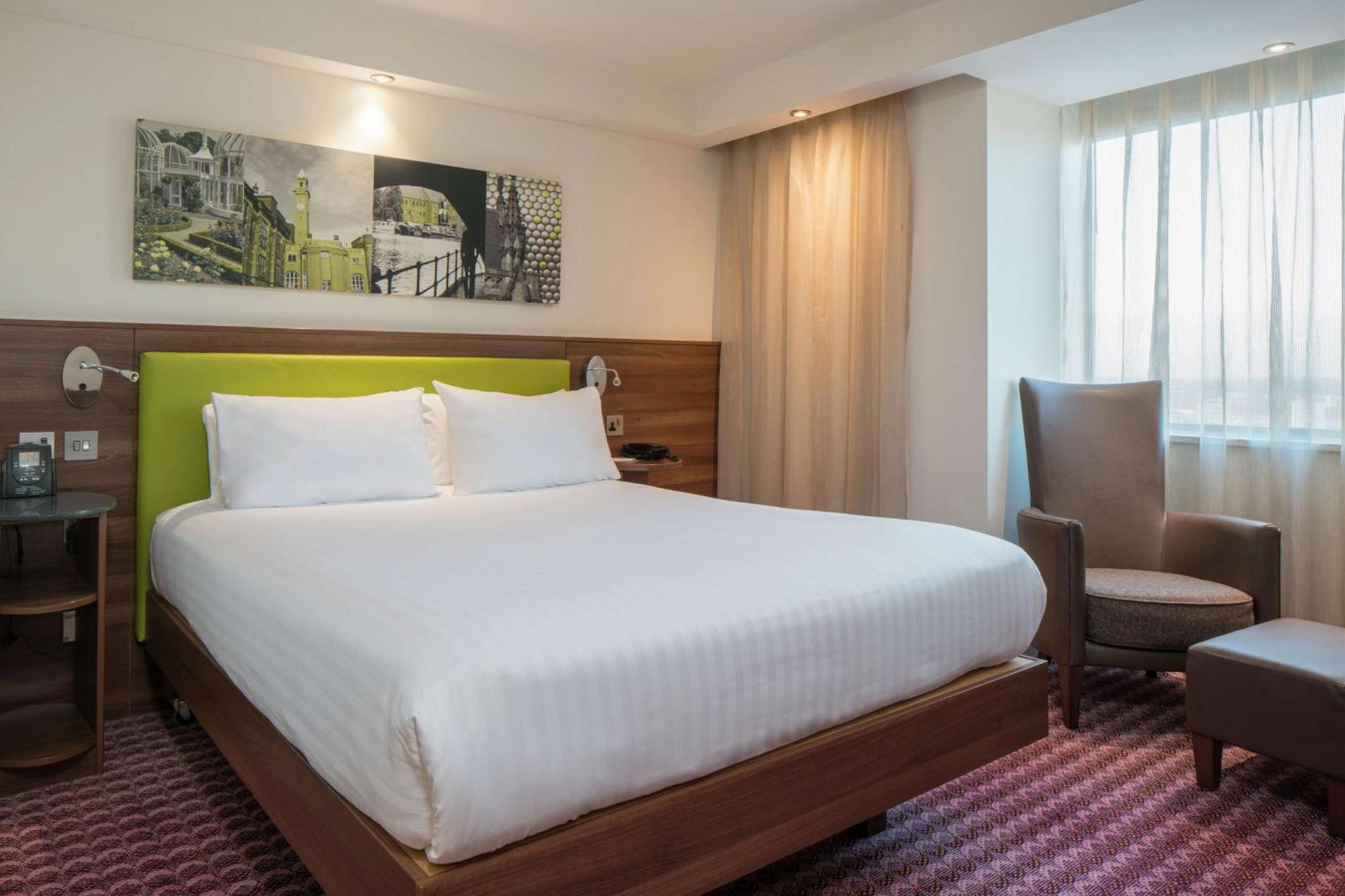 Отель Hampton By Hilton Birmingham Broad Street Экстерьер фото