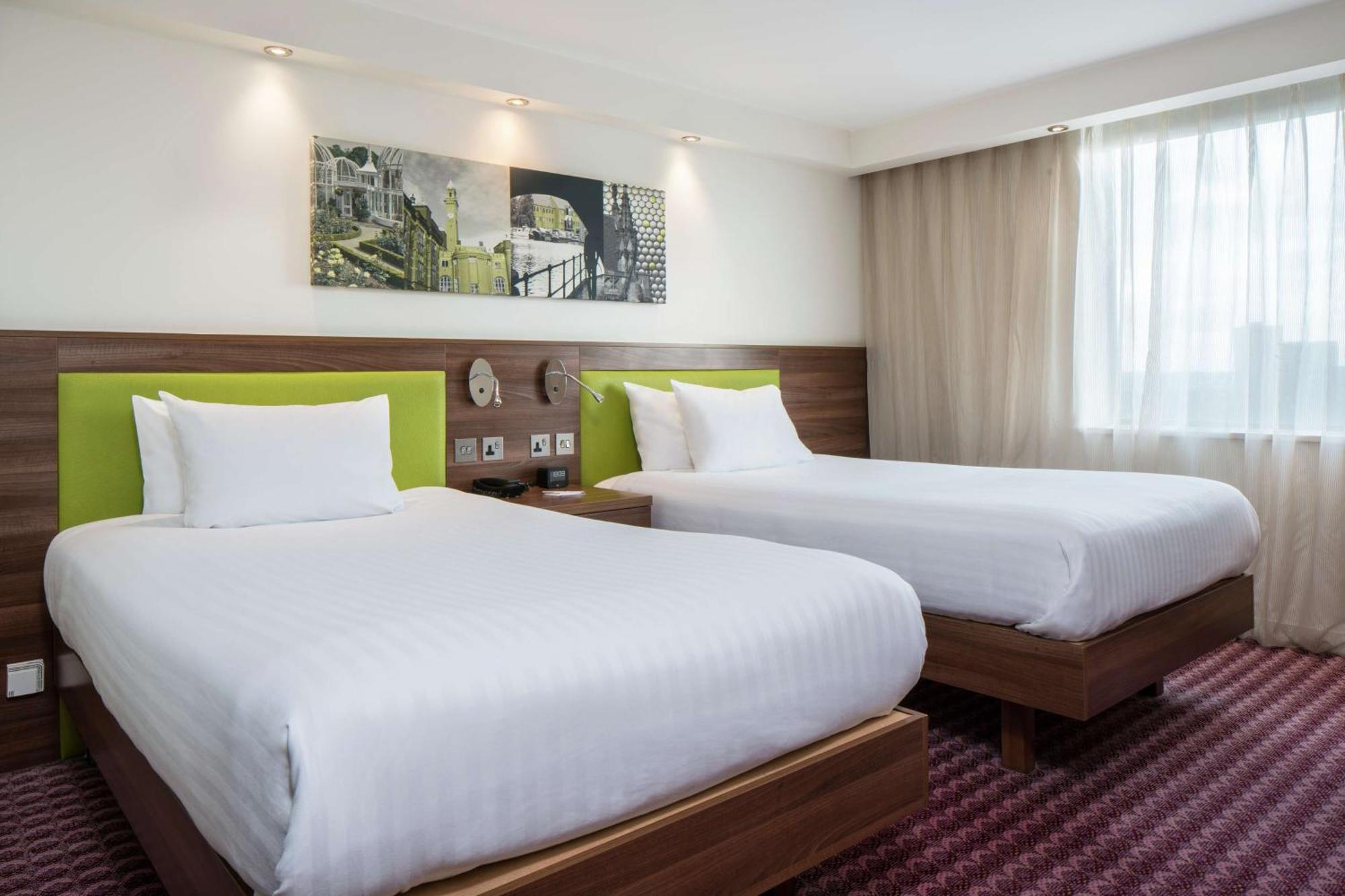 Отель Hampton By Hilton Birmingham Broad Street Экстерьер фото