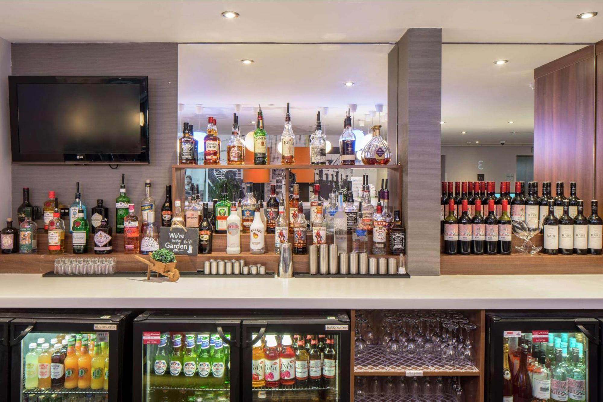 Отель Hampton By Hilton Birmingham Broad Street Экстерьер фото
