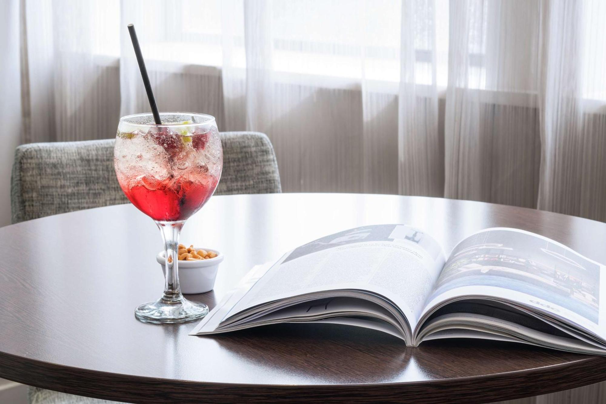 Отель Hampton By Hilton Birmingham Broad Street Экстерьер фото