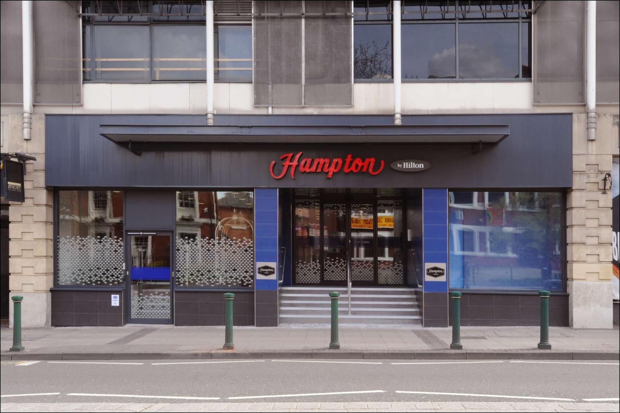 Отель Hampton By Hilton Birmingham Broad Street Экстерьер фото